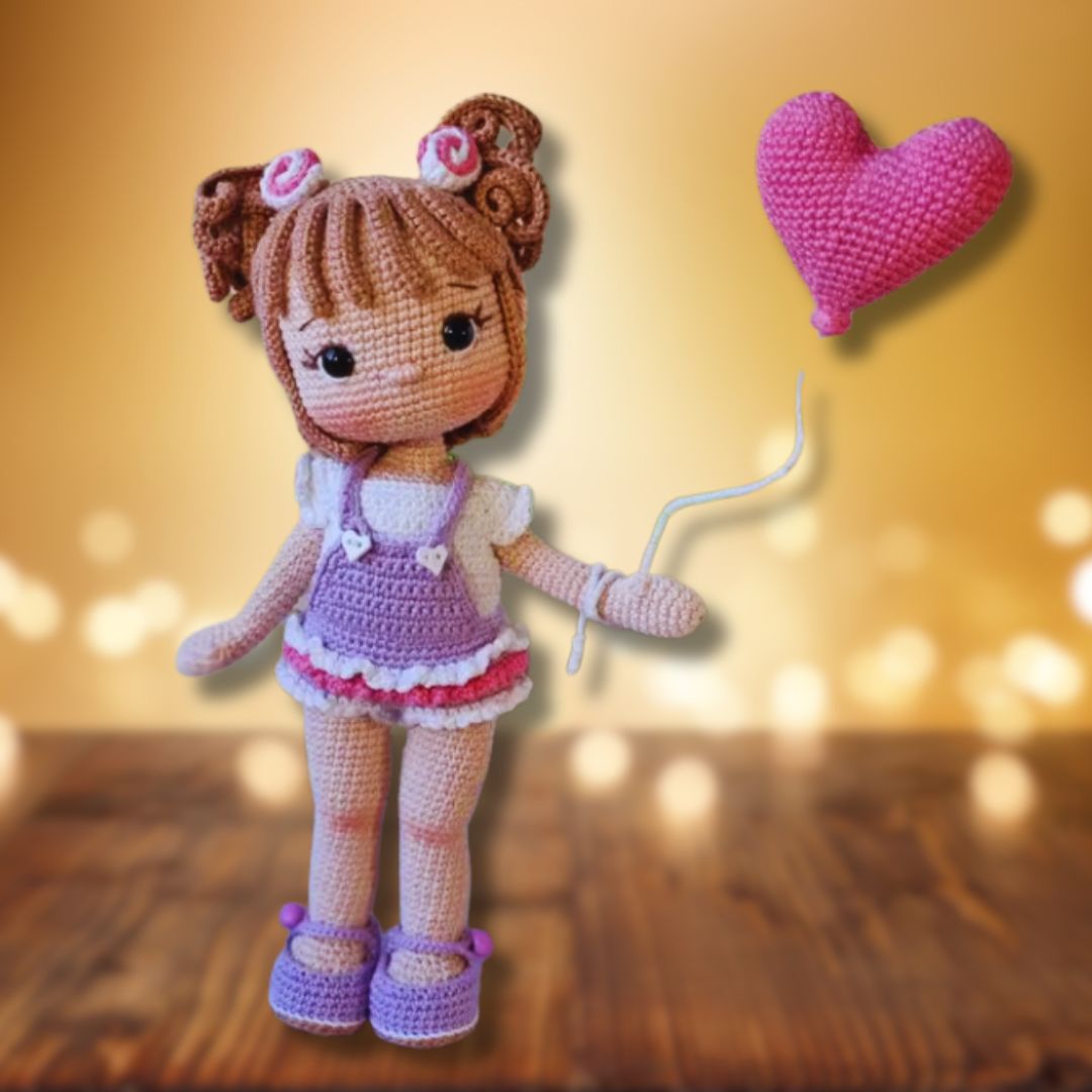 Poupette Modèle de Crochet Amigurumi avec Salopette et Ballon