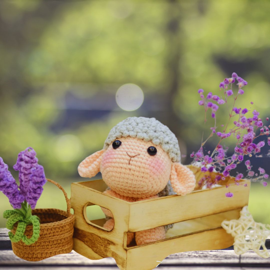 Joséphine et le Petit Agneau - modèle de crochet français