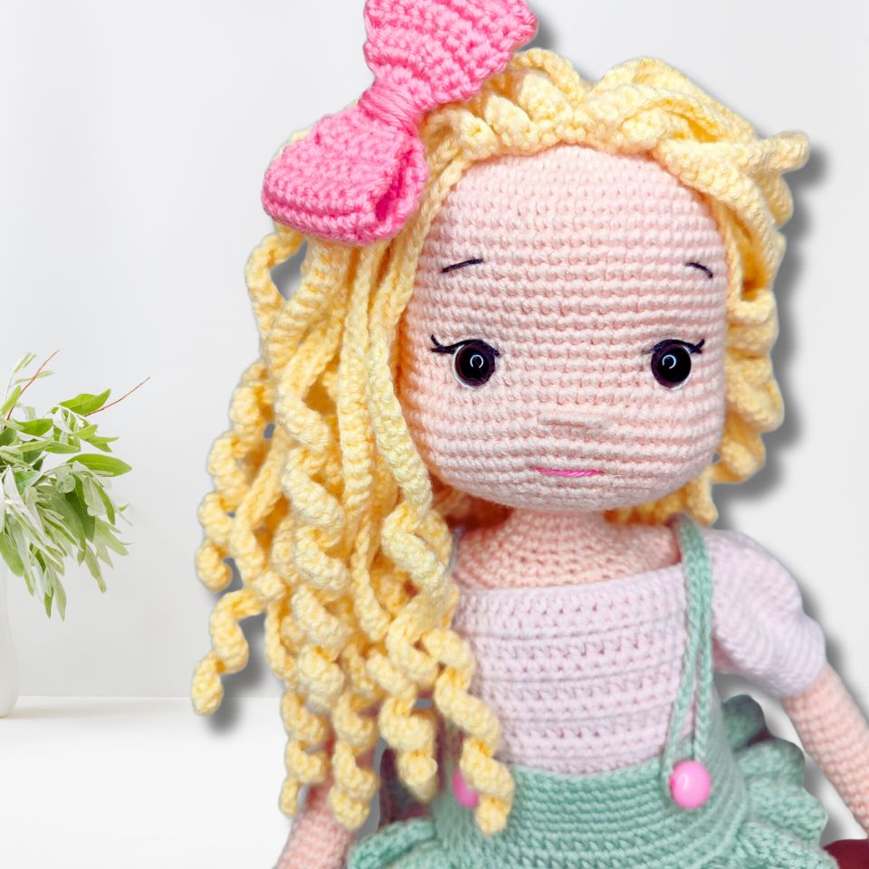 Poupée Jannette et Lapinou - Patron de crochet